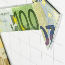 7 euro shop to usd